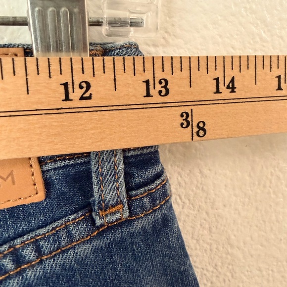 Denim Forum The Arlo Hi-Rise Straight Jean Aritzia Button Fly Be about Size 26 - Picture 6 of 10